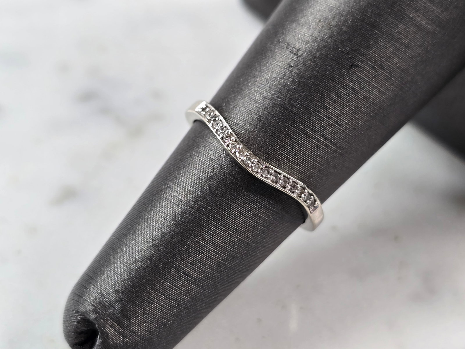 Womens Vintage Estate 10K White Gold Dazzling Rock Diamond Ring (1 of 6)
