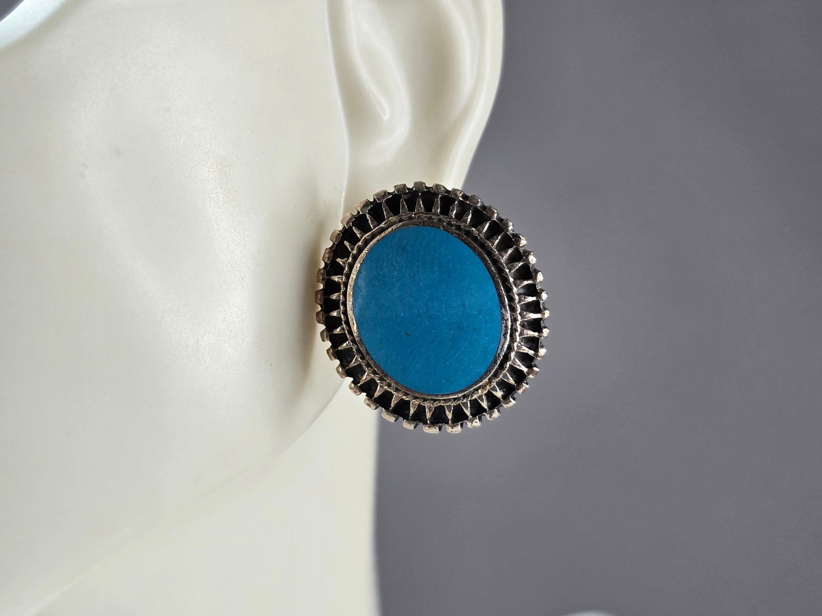 Womens Estate Sterling Silver Modernist Turquoise LEX Earrings: A PAIR OF WOMENS STERLING SILVER SOUTHWESTERN TURQUOISE COLORED EARRINGS. EARRINGS WEIGH 9.2g AND MEASURE 7/8" LONG BY 3/8" WIDE . EARRINGS ARE STAMPED "925, LEX". ANY QUESTIONS, PLEASE DO NOT HESITAT
