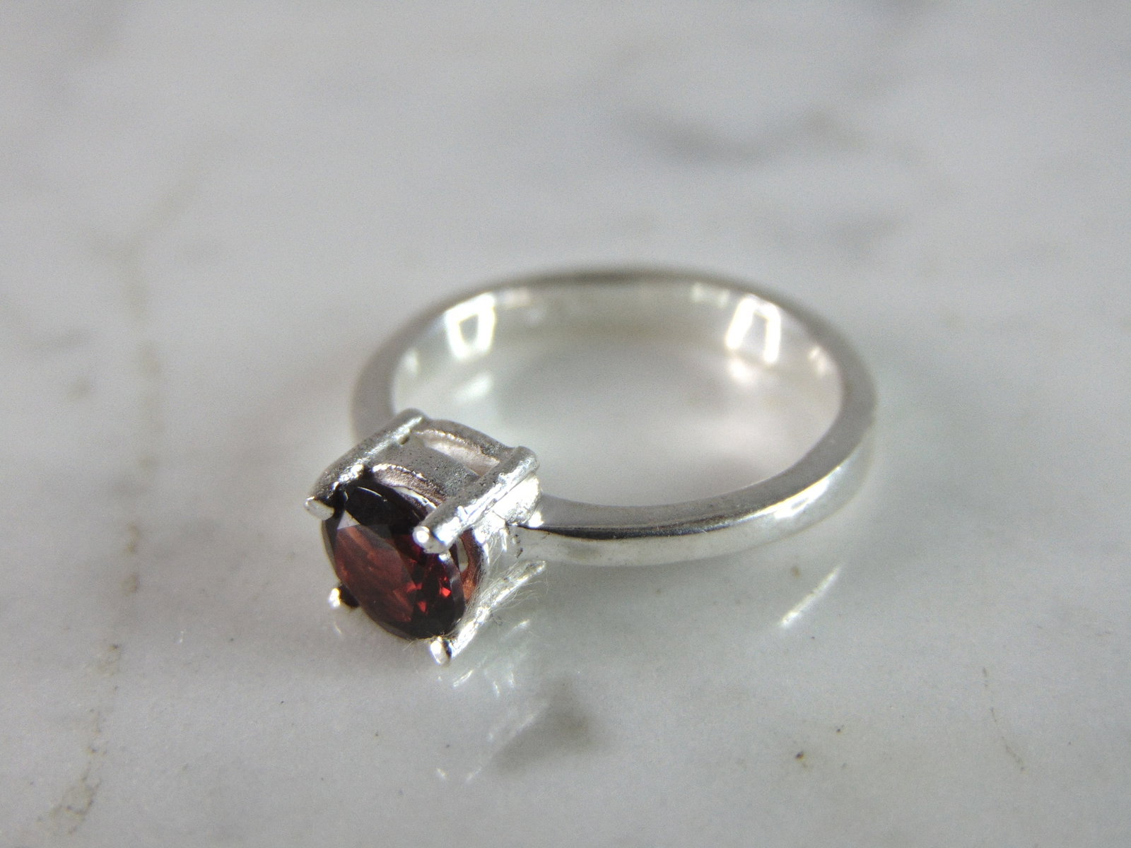 Womens Sterling Silver Ring w/ Garnet Colored Stone - 4