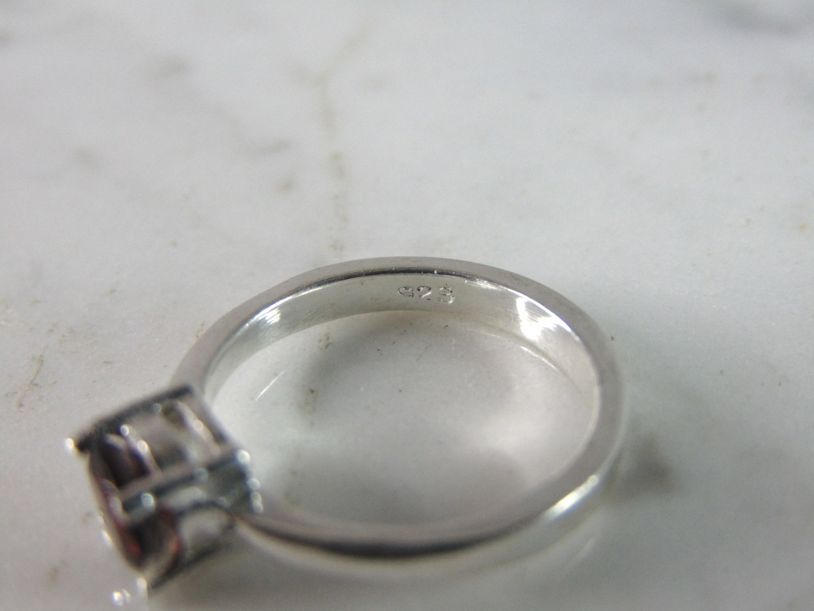 Womens Sterling Silver Ring w/ Garnet Colored Stone - 5
