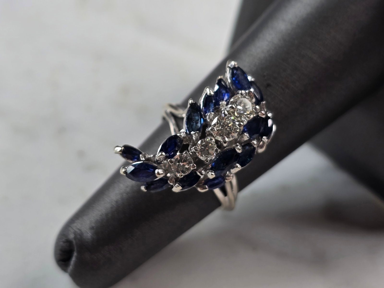 Womens Vintage Estate 14K White Gold Sapphire Diamond Ring (1 of 6)