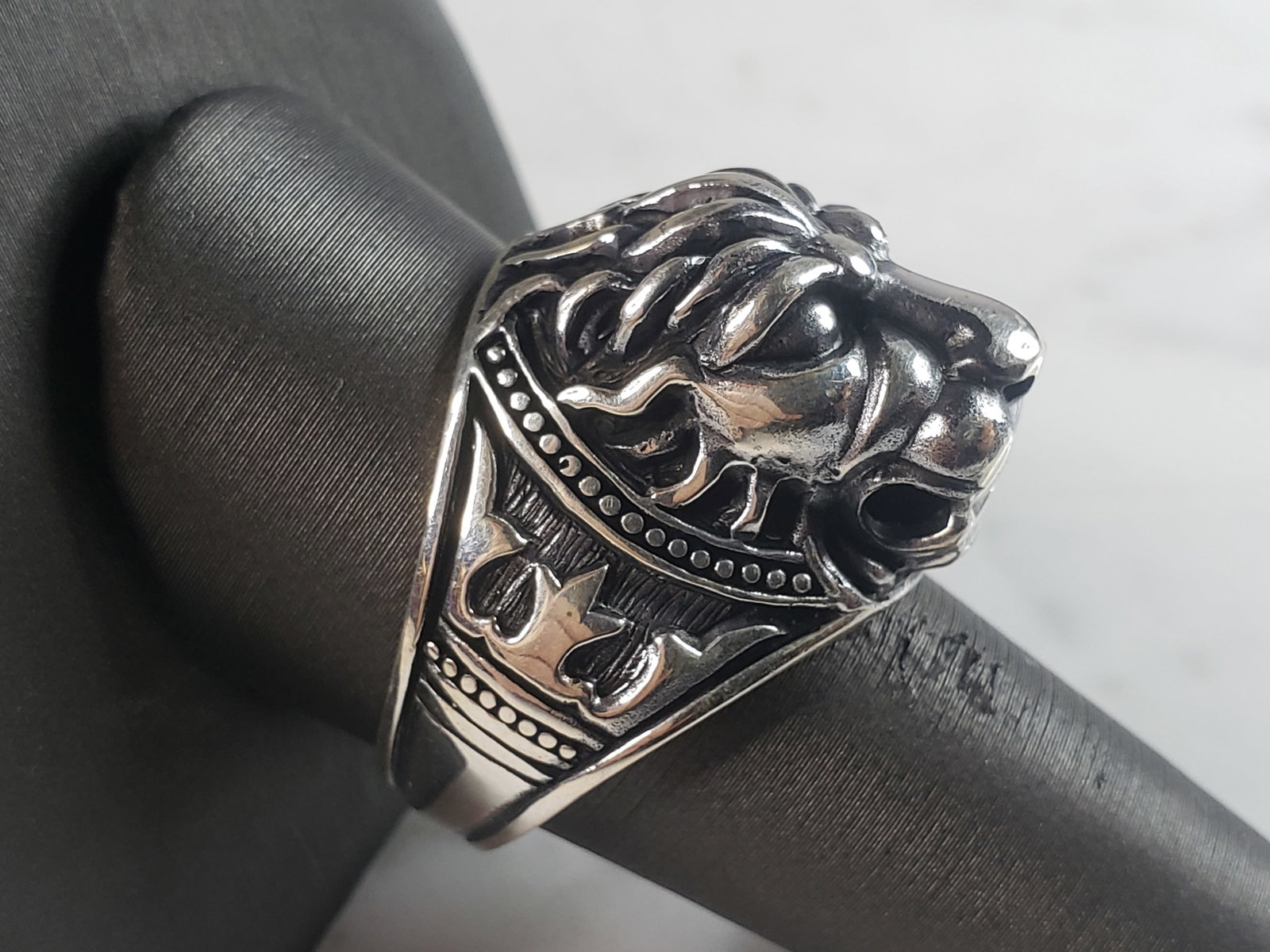 Mens Sterling Silver Lion Head Ring - 2