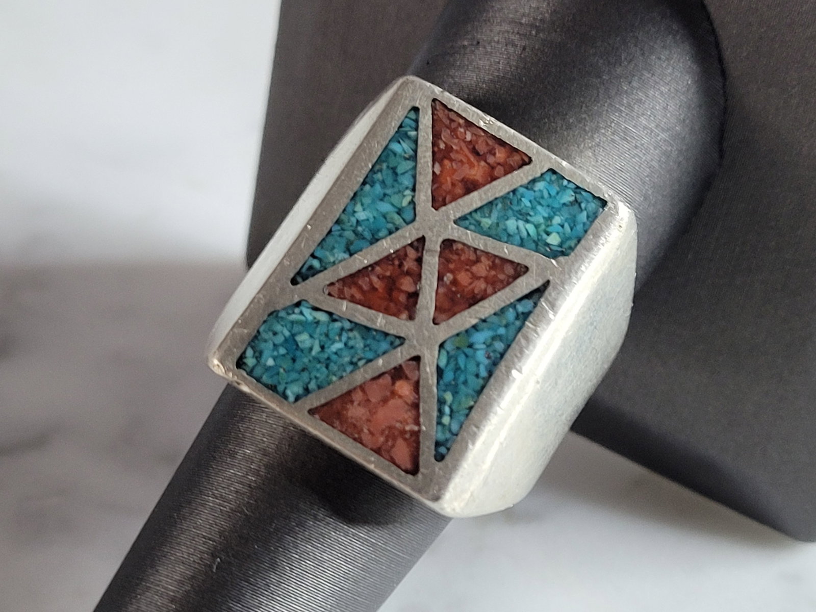 Mens Vintage Estate Sterling Silver Turquoise Coral Ring: A MENS VINTAGE ESTATE STERLING SILVER SOUTHWESTERN TURQUOISE & CORAL RING. THE RING IS A SIZE 9.5 AND WEIGHS 20.8g. RING MEASURES 7/8" LONG. ANY QUESTIONS, PLEASE ASK. BE SURE TO CHECK OUT SOME OF MY 