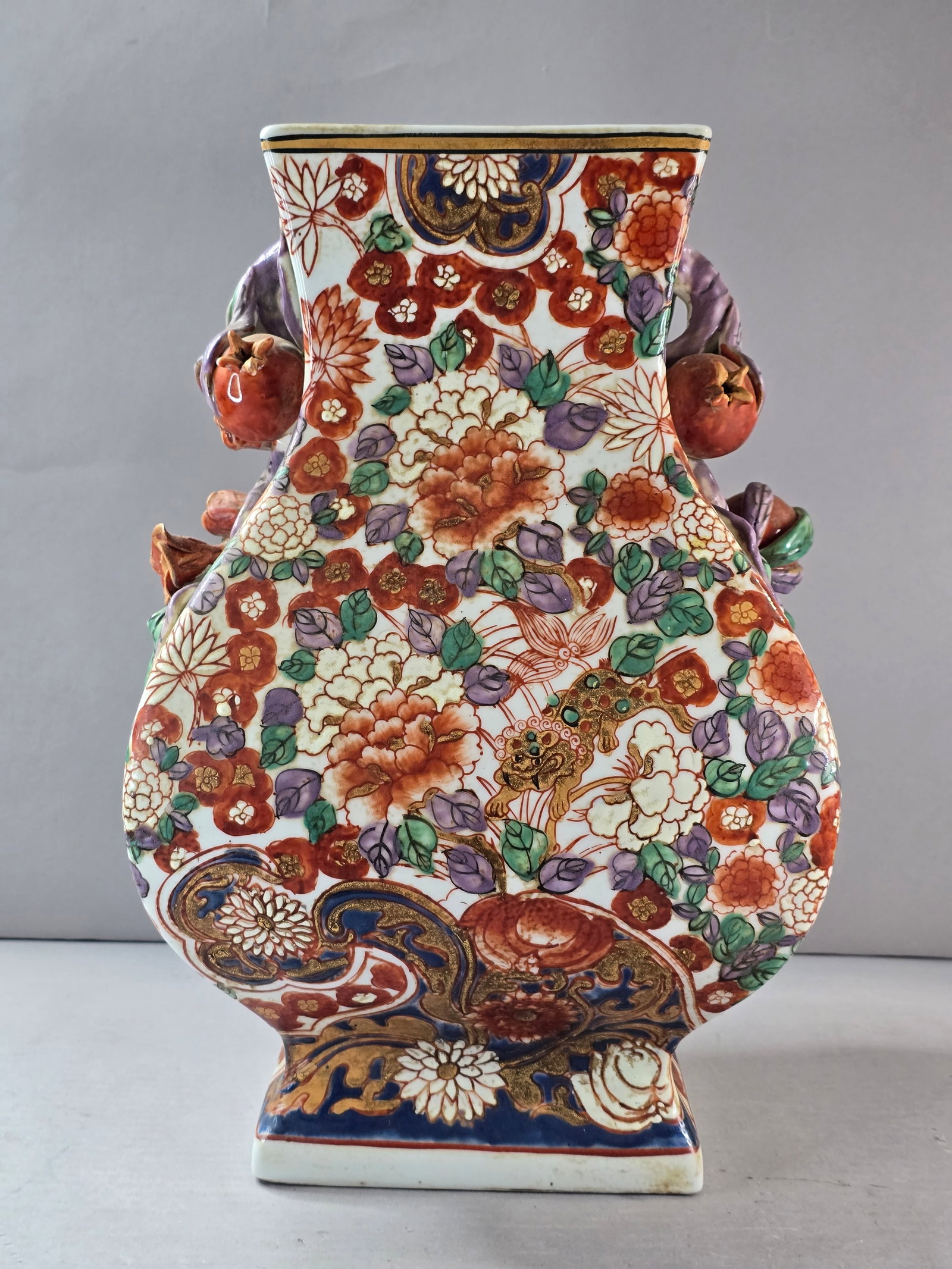 Decorative Vintage Antique Japanese Porcelain Imari Vase