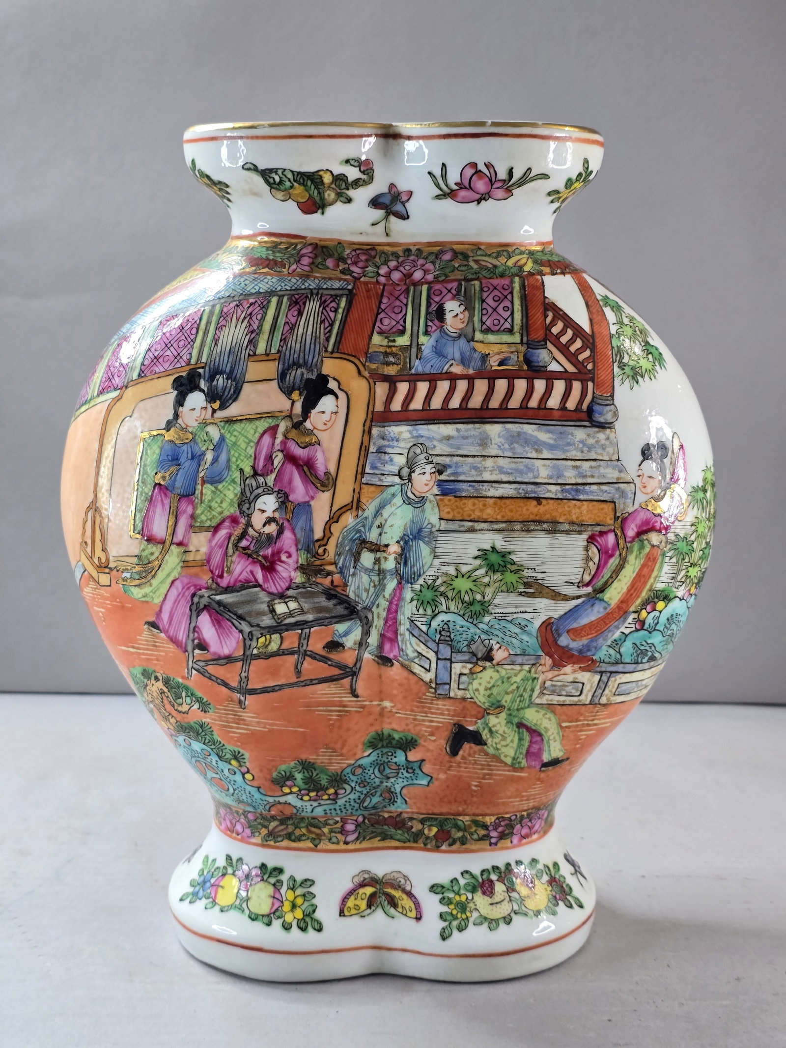 Vintage Antique Chinese Porcelain Famille Rose Medallion Double Vase: A beautiful vintage antique Chinese Famille Rose Medallion double vase that measures about 12" by about 9" by 4 1/4". Condition is very good, no chips or cracks. Not sure who the maker is. Any questio