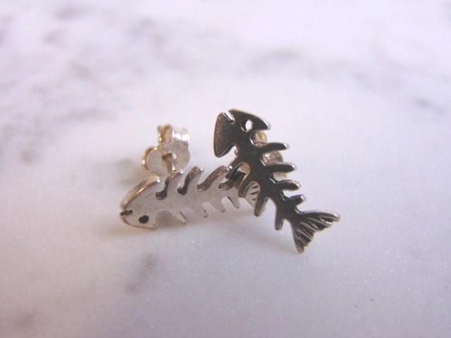 Pr Womens Sterling Silver Bone Fish Earrings - 2