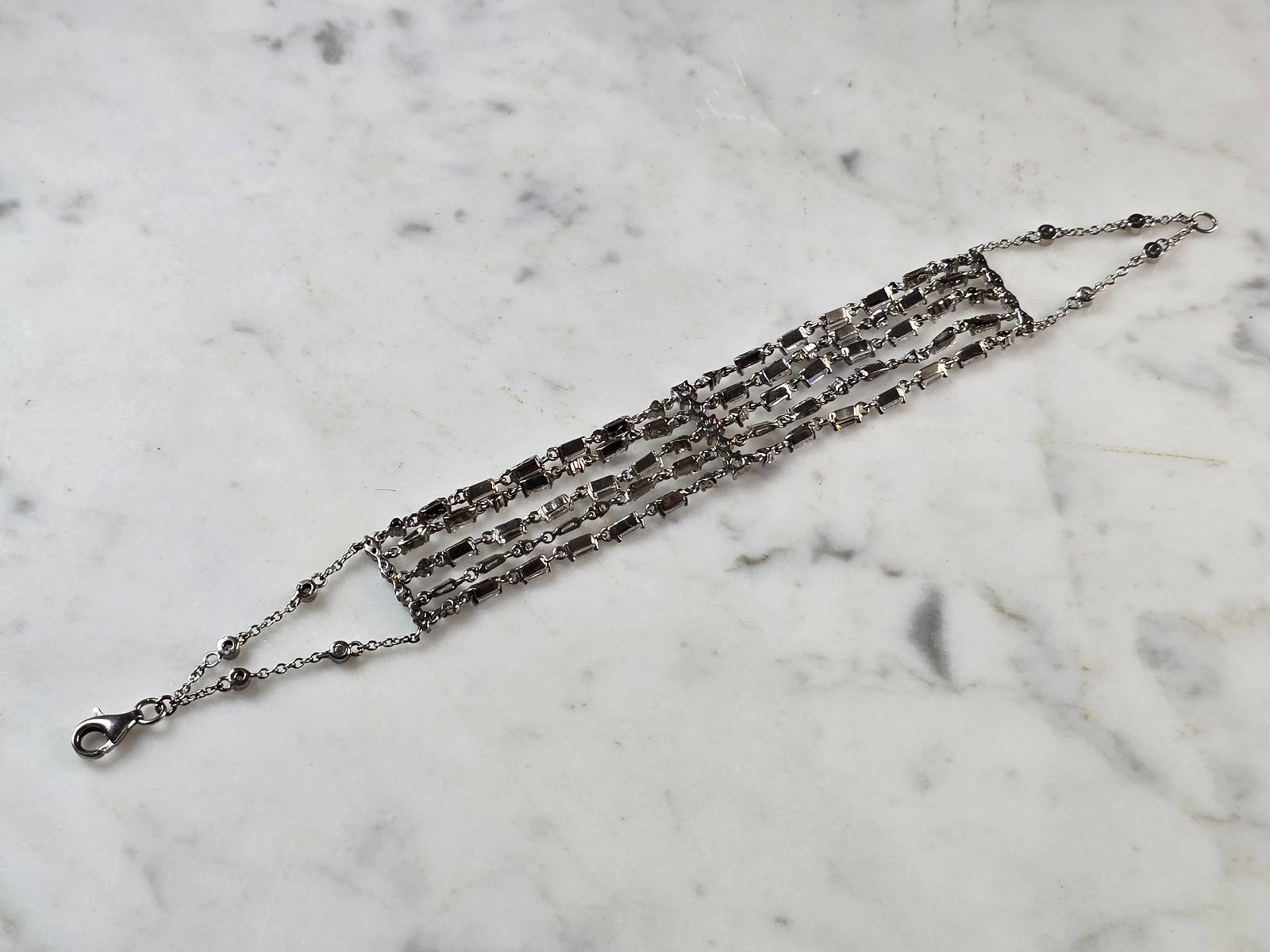 Womens Vintage Estate Sterling Silver Modernist Bracelet: A WOMENS VINTAGE ESTATE STERLING SILVER MODERNIST BRACELET. BRACELET MEASURES 8" LONG BY 3/4" WIDE AND WEIGHS 16.4g. THIS WOULD MAKE A LOVELY GIFT FOR THAT SOMEONE SPECIAL. ANY QUESTIONS, PLEASE DON'T