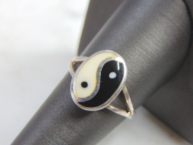 Vintage Estate Sterling Silver Chinese Yin Yang Ring