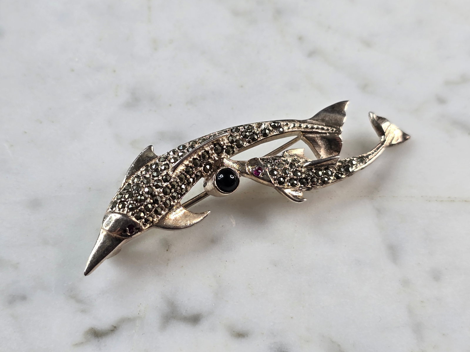 Womens Vintage Estate Sterling Silver Dolphin Brooch (1 of 4)