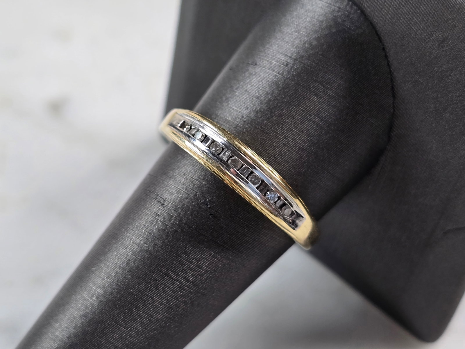 Womens Vintage Estate 10K Yellow Gold Diamond LOVE YOU Ring: A WOMENS 10K YELLOW GOLD DIAMOND "I LOVE YOU" RING. THE RING WEIGHS 2.7g. THE SIZE OF THE RING IS 10.0. THE RING HAS ABOUT .42cts OF DIAMONDS IN IT. RING IS MARKED ON THE INSIDE OF THE BAND. ANY QUEST