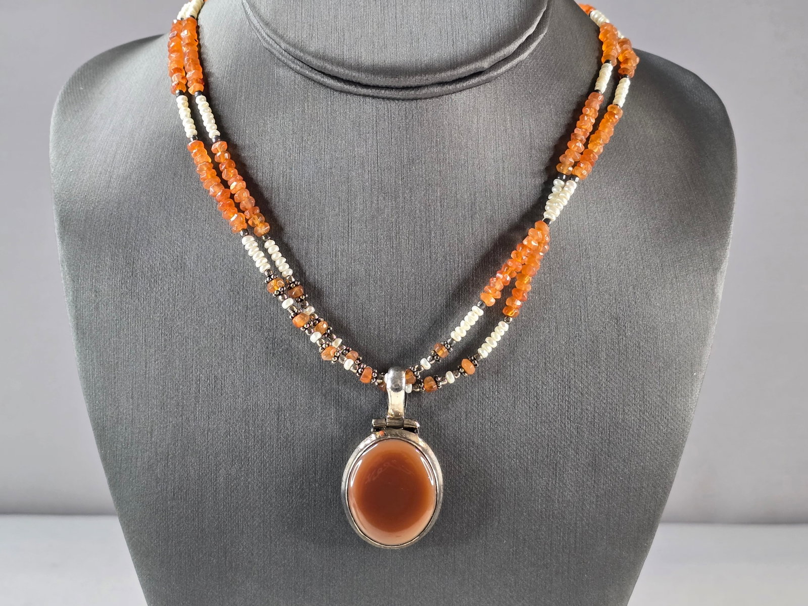Womens Vintage Sterling Silver Carnelian Pendant Beaded Necklace (1 of 6)