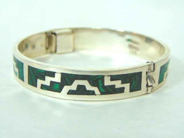 Womens Sterling Silver Bracelet w/ Southwestern Design (1 of 6)