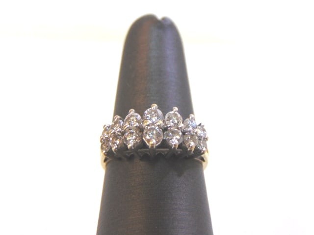 Womens Vintage 14K Yellow Gold Diamond Cluster Ring: FOR SALE IS THIS EXQUISITE VINTAGE ESTATE 14K YELLOW GOLD DIAMOND RING. THE RING WEIGHS 3.4g WITH THE DIAMONDS. THE SIZE OF THE RING IS A 6.5. THE CARAT WEIGHT OF THE DIAMONDS ARE ABOUT 1.08cts. ANY O