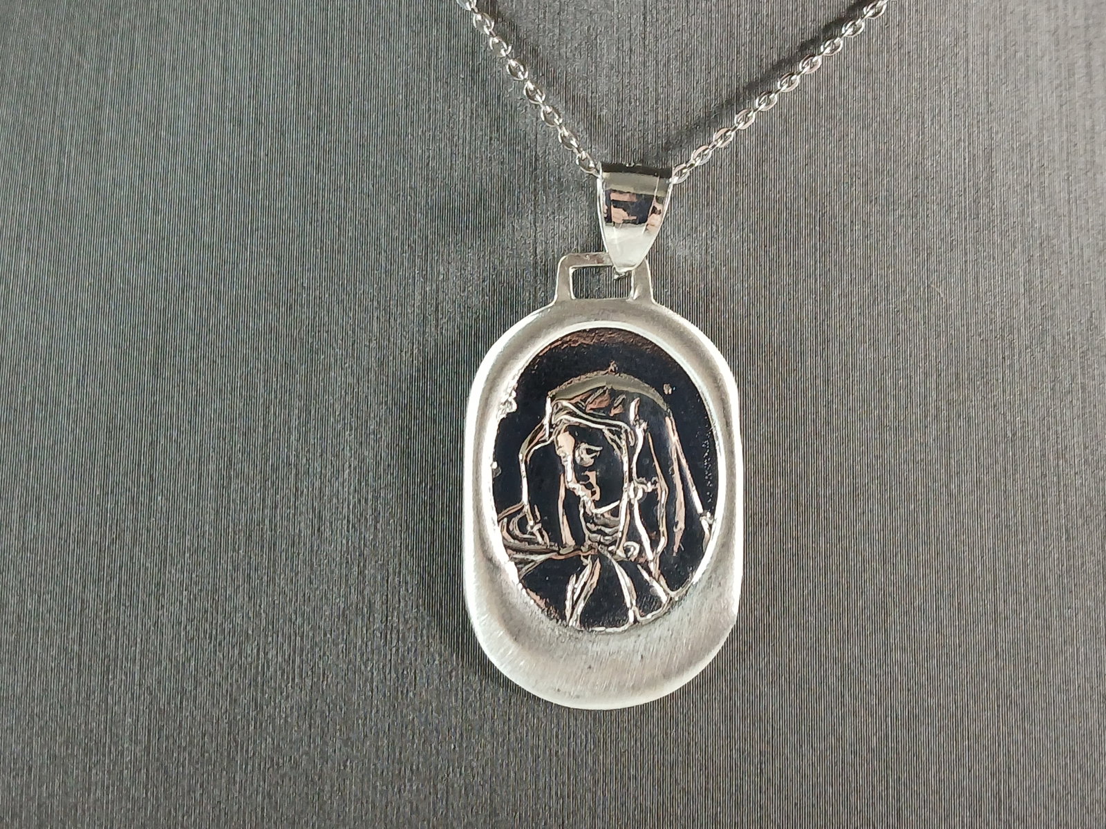 Womens Sterling Silver Virgin Mary Pendant Necklace (1 of 4)