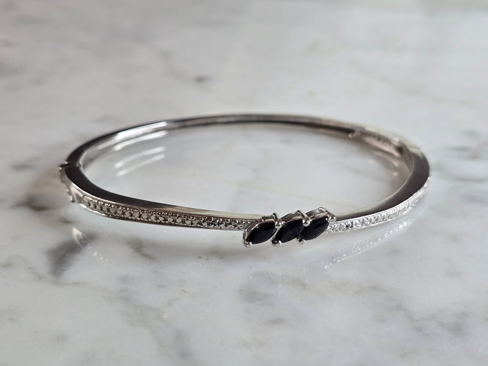 Womens Vintage Estate Sterling Silver Bangle Bracelet (1 of 4)