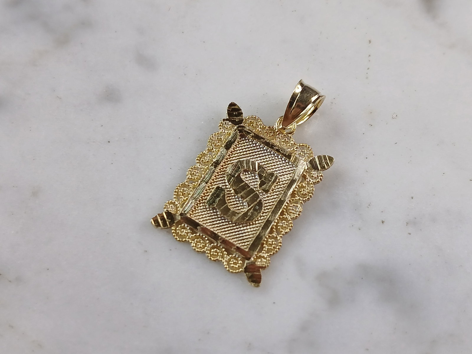 Womens Sterling Silver Gold Tone Initial Letter " S " Pendant (1 of 3)
