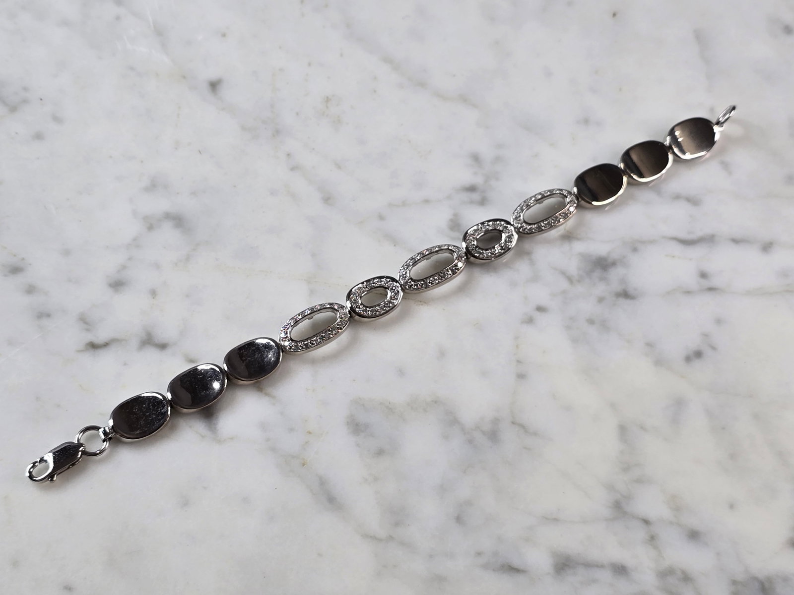 Womens Vintage Estate Sterling Silver Modernist Link Bracelet: A WOMENS VINTAGE ESTATE STERLING SILVER MODERNIST LINK BRACELET THAT MEASURES 7 3/4" LONG BY 3/8" WIDE, AND WEIGHS 20.5g. ANY QUESTIONS, PLEASE DON'T HESITATE TO ASK. BE SURE TO CHECK OUT SOME OF MY O
