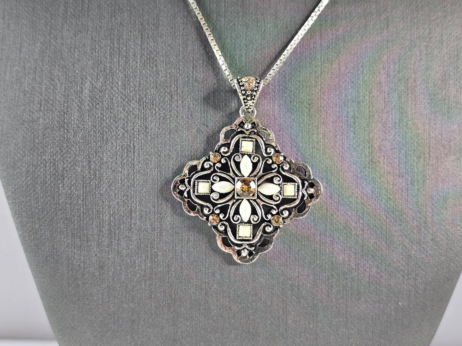 Womens Sterling Silver Necklace W/ Citrine ? Stone Pendant (1 of 4)