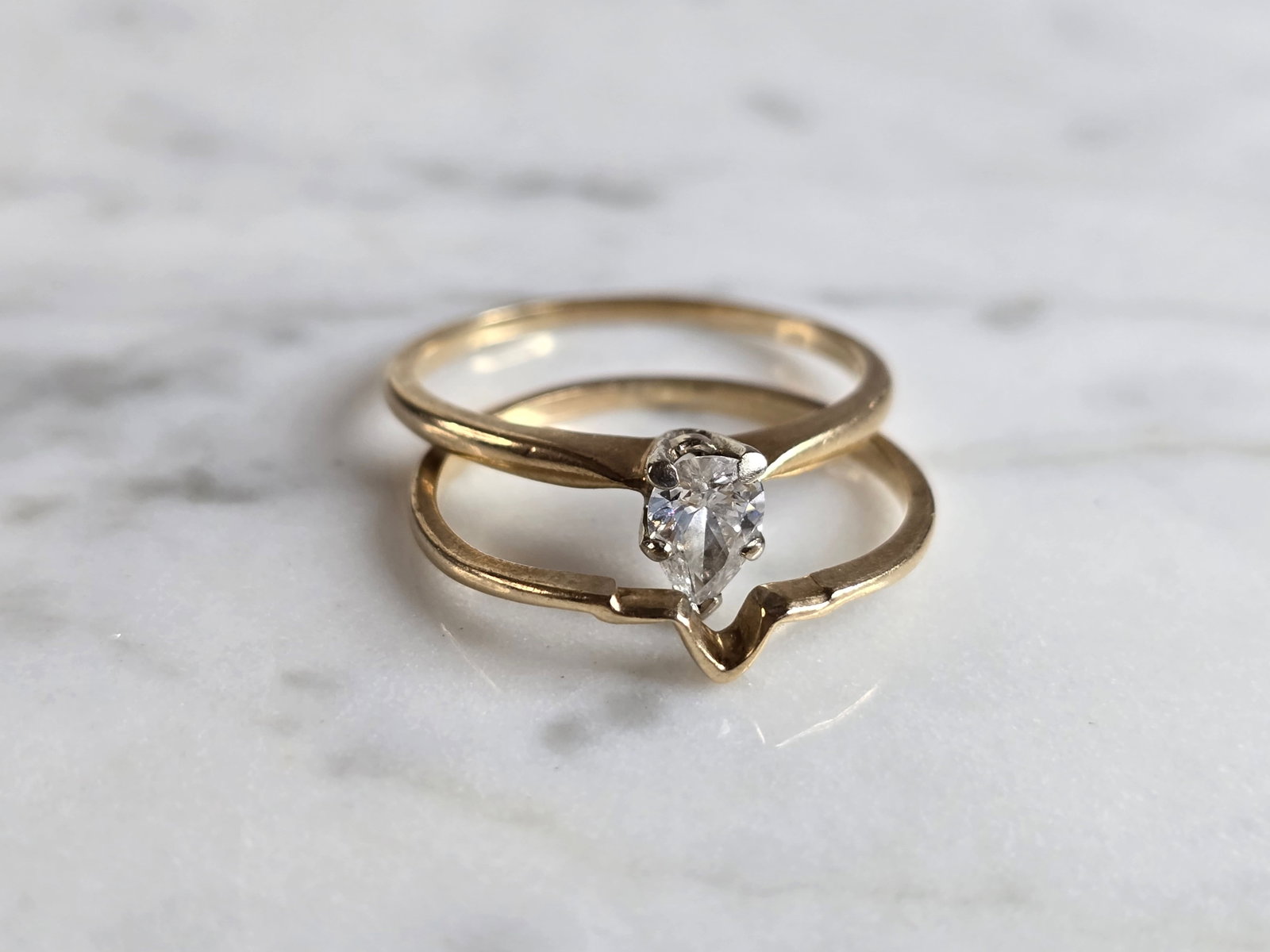 Womens Vintage Estate 14K Yellow Gold, .50cts Diamond Ring: A WOMENS VINTAGE ESTATE 14K YELLOW GOLD DIAMOND ENGAGEMENT RING. THE RING IS A SIZE 8.0 AND WEIGHS 2.8g. THE DIAMOND IS ABOUT .50cts, AND THE LENGTH OF THE RING IS 1/2". THE RING MAKES A BEAUTIFUL GIF