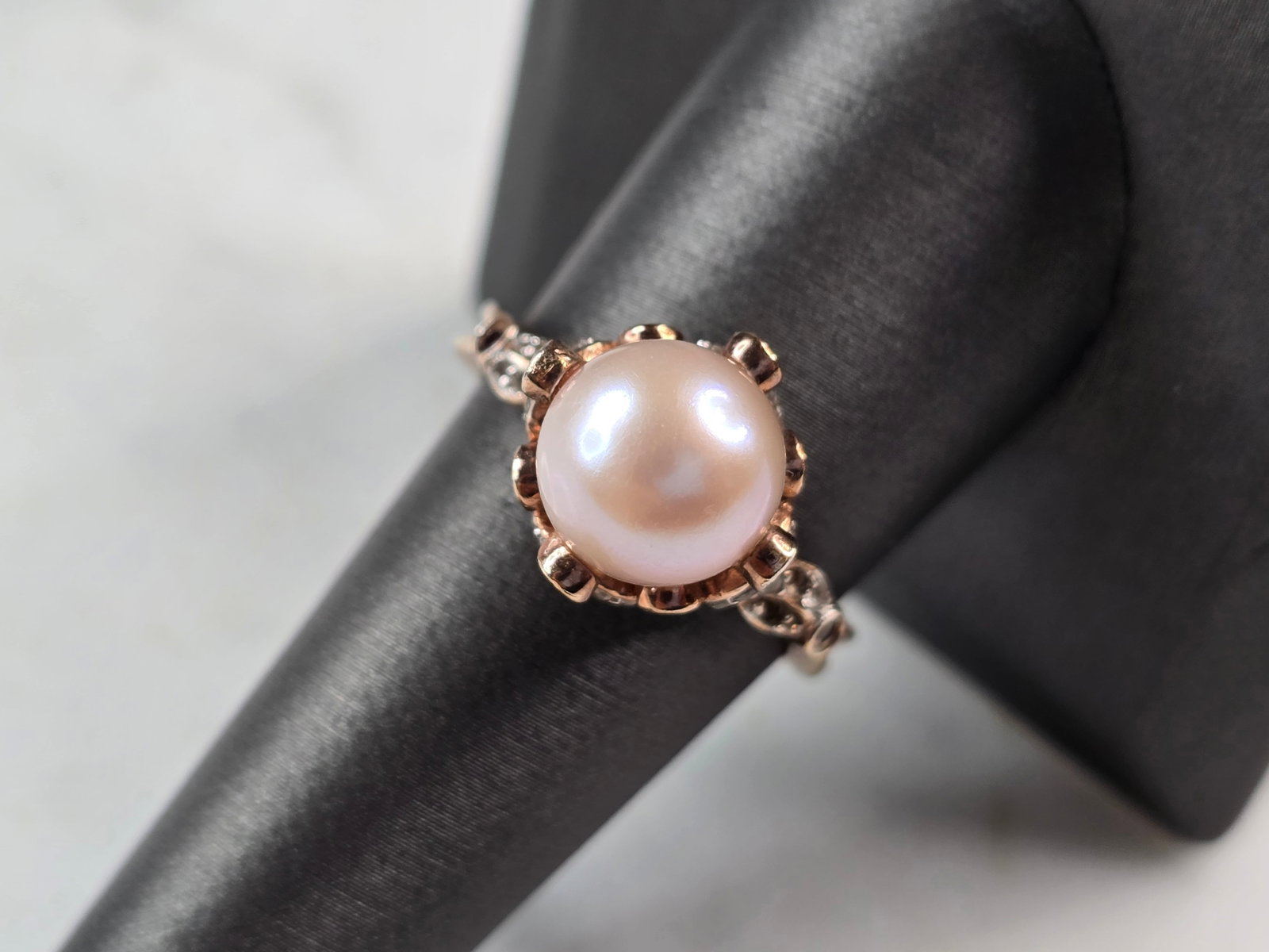 Womens Vintage Estate Sterling Silver Rose Gold Tone Faux Pearl Ring (1 of 6)