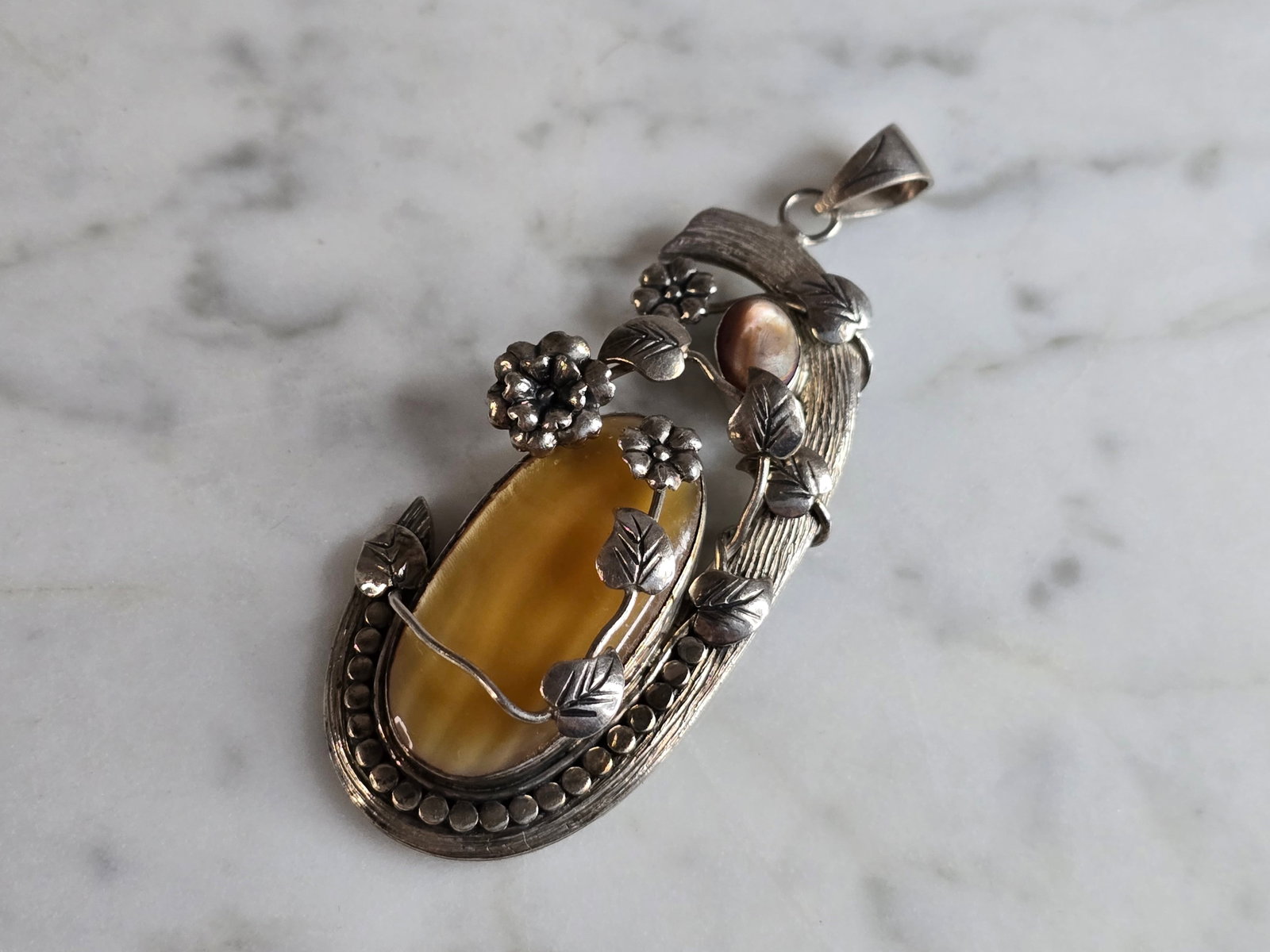 Womens Vintage Estate Sterling Silver Floral Pendant (1 of 3)