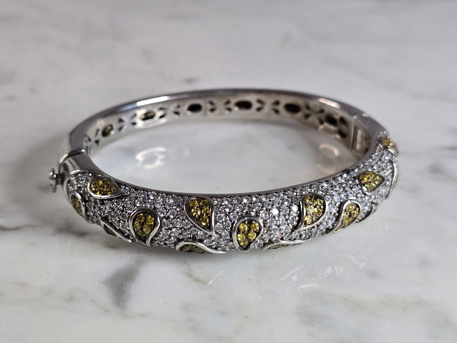Womens Vintage Estate Sterling Silver Bangle Bracelet (1 of 3)