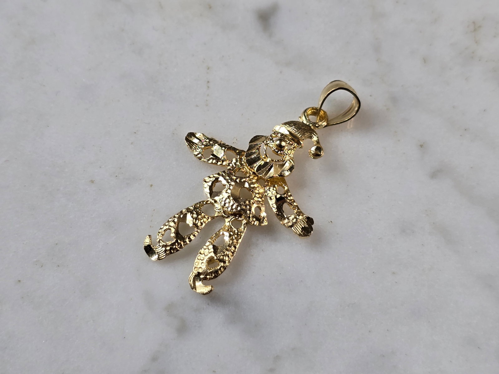 Womens Vintage Estate 14K Yellow Gold Clown Pendant: A WOMENS VINTAGE ESTATE 14K YELLOW GOLD CLOWN PENDANT. THE PENDANT WEIGHS 1.8g AND MEASURES 1 1/4" LONG BY 3/4" WIDE. MAKES A GREAT GIFT FOR THAT SOMEONE SPECIAL. ANY QUESTIONS, PLEASE ASK. BE SURE TO