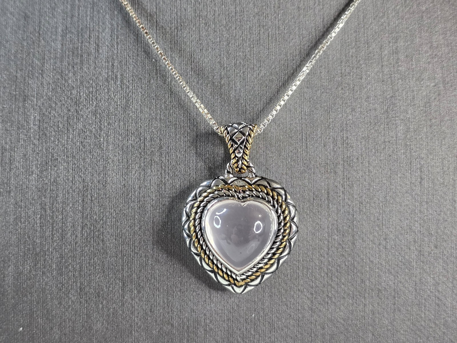 Womens Vintage Estate Sterling Silver Heart Pendant Necklace: A WOMENS VINTAGE ESTATE STERLING SILVER HEART PENDANT WITH NECKLACE . THE PENDANT MEASURES 1 1/4" LONG BY 7/8" WIDE. NECKLACE MEASURES 18 3/4" LONG. TOGETHER THEY WEIGH 10.4g. WOULD MAKE A GREAT GIFT 
