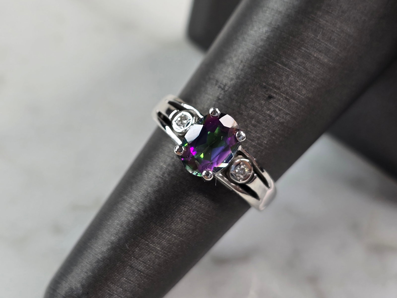 Womens Vintage 10k Gold Mystic Topaz & Diamond Ring (1 of 6)