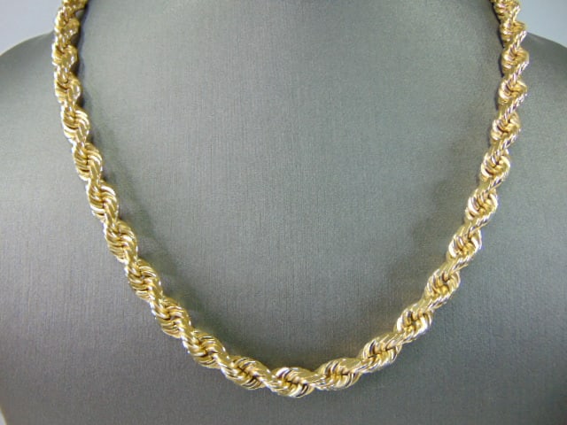Heavy Vintage Estate 14K Yellow Gold Rope Necklace: FOR SALE IS THIS HEAVY VINTAGE ESTATE 14K YELLOW GOLD ROPE NECKLACE THAT MEASURES 18" LONG BY ABOUT 1/4" WIDE. THE NECKLACE WEIGHS 67.1g. THIS WOULD MAKE A GREAT GIFT FOR THAT SPECIAL SOMEONE. ANY QUE