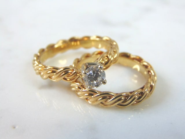 Womens 14k Yellow Gold Diamond Engagement Set: FOR SALE IS THIS LOVELY HIGH QUALITY VINTAGE ESTATE 14K YELLOW GOLD WOMEN'S WEDDING BAND RING AND MATCHING 14K YELLOW GOLD ENGAGEMENT RING WITH .35 CT SOLITAIRE DIAMOND. THE WEDDING BAND RING IS A SIZ