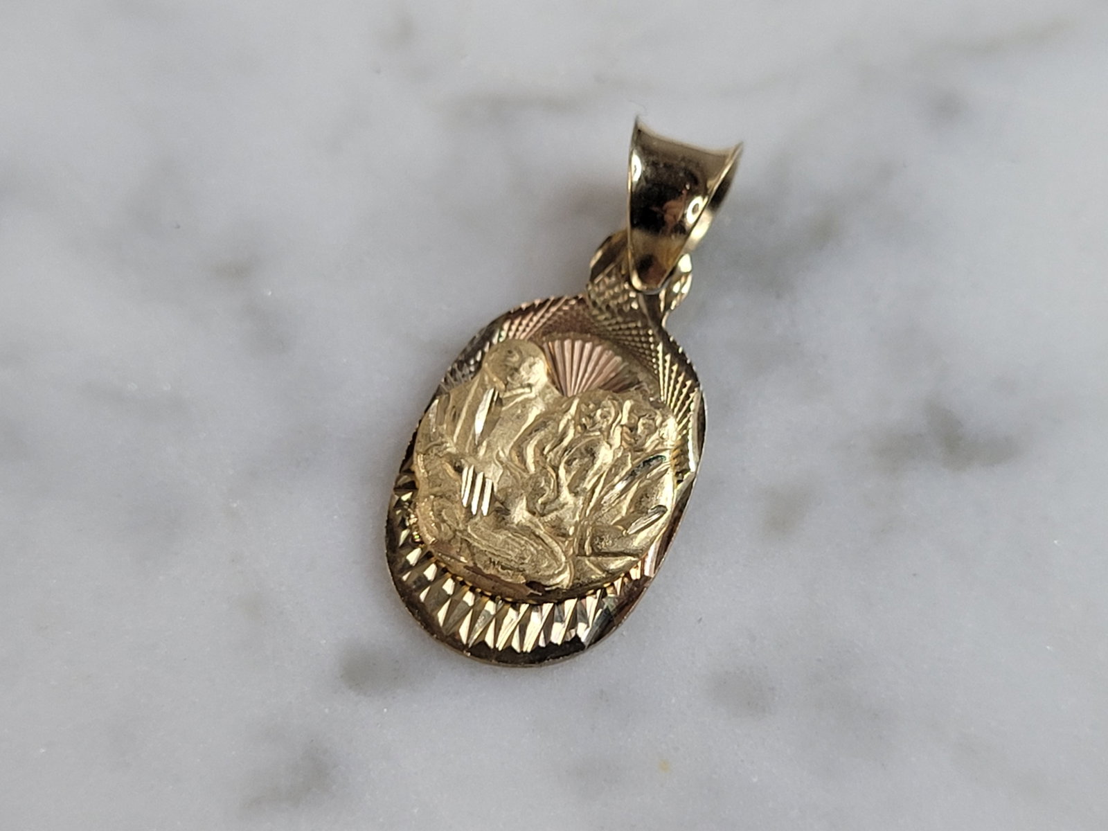14K Yellow White & Rose Gold Religious Pendant: FOR SALE IS THIS LOVELY VINTAGE 14K YELLOW WHITE & ROSE GOLD RELIGIOUS PENDANT. THE TOTAL WEIGHT IS 1.2g, AND MEASURES 3/4" LONG, BY 3/8" WIDE. MAKES A GREAT GIFT FOR THAT SPECIAL SOMEONE. ANY QUESTIO