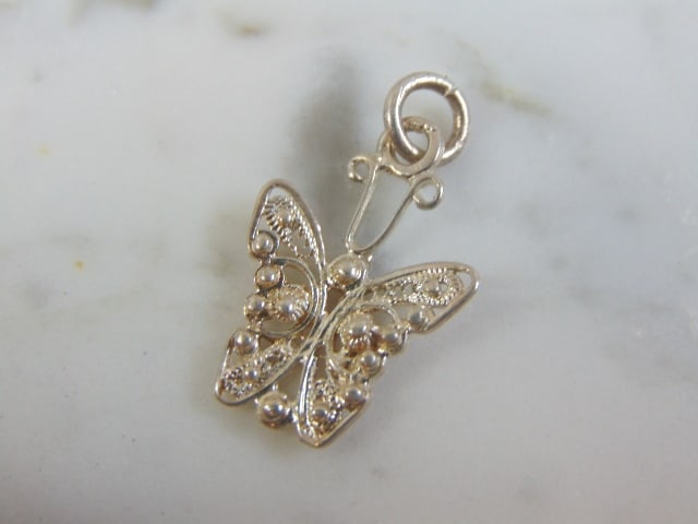 Womens Vintage Estate Sterling Silver Butterfly Charm Pendant (1 of 2)