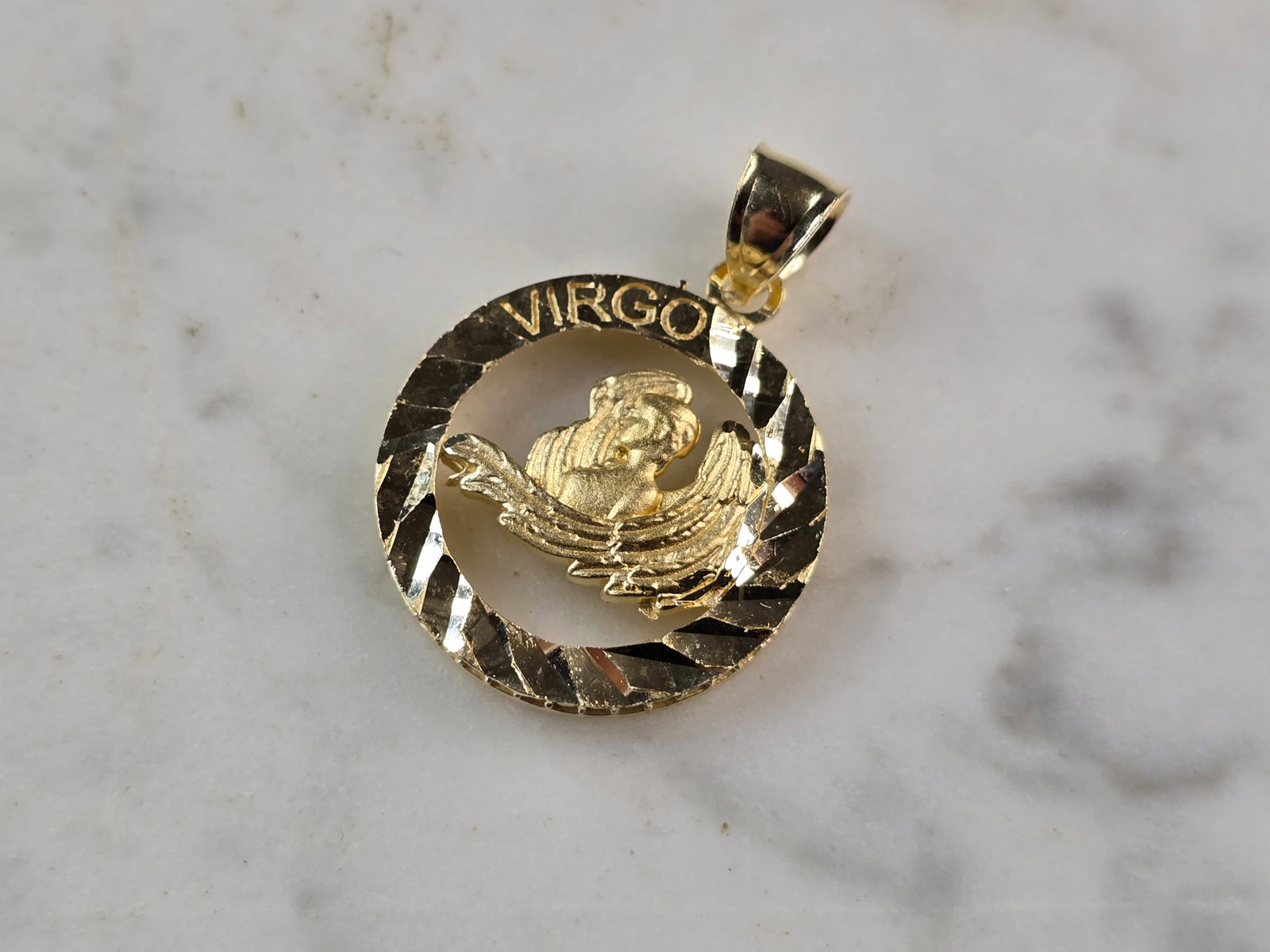 Womens Vintage Estate Gold Tone Zodiac Virgo Pendant (1 of 3)