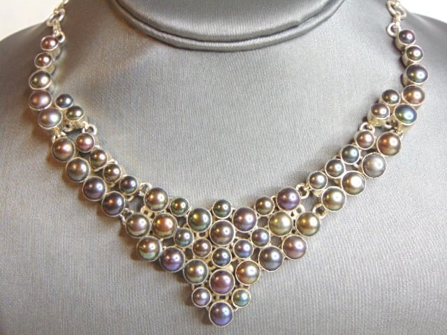 Womens Vintage Sterling Silver Faux Pearl Necklace: FOR SALE IS THIS LOVELY VINTAGE ESTATE STERLING SILVER NECKLACE WITH FAUX PEARLS. NECKLACE MEASURES 19 3/4" LONG BY 1 1/2" WIDE. MAKES A GREAT GIFT FOR THAT SOMEONE SPECIAL. ANY QUESTIONS, PLEASE ASK.