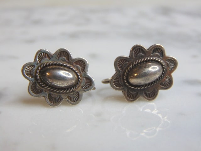 Womens Vintage Estate Sterling Silver Flower Earrings (1 of 2)