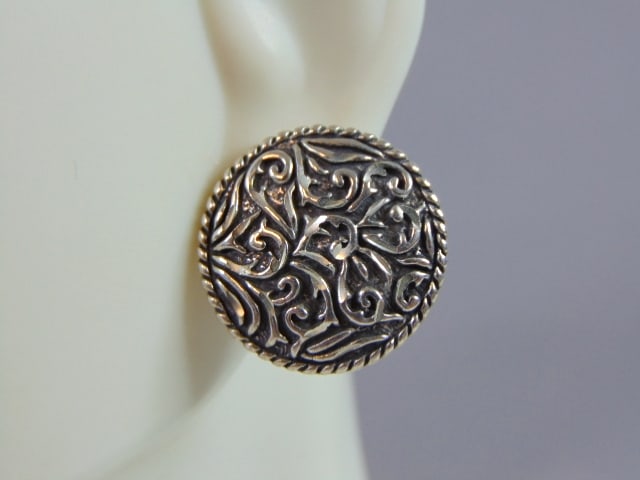 Womens Vintage Estate Sterling Silver Relios Earrings: FOR SALE IS THIS PAIR OF WOMENS STERLING SILVER RELIOS EARRINGS. EARRINGS WEIGH 7.7g AND MEASURES 3/4" IN DIAMETER. ANY OTHER QUESTIONS, PLEASE DO NOT HESITATE TO ASK. BE SURE TO CHECK OUT SOME OF MY 