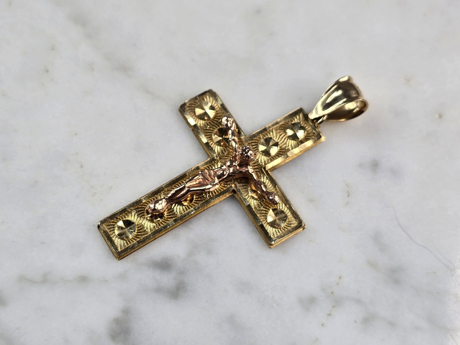 Vintage Estate 14K Yellow & Rose Gold Religious Cross Pendant: A WOMENS OR MENS VINTAGE ESTATE 14K YELLOW & ROSE GOLD RELIGIOUS CROSS PENDANT. THE PENDANT WEIGHS 4.2g AND MEASURES 1 7/8" LONG BY 1 1/8" WIDE. JESUS DOES HAVE A TINY WIGGLE TO HIM, BUT OTHER THAN TH