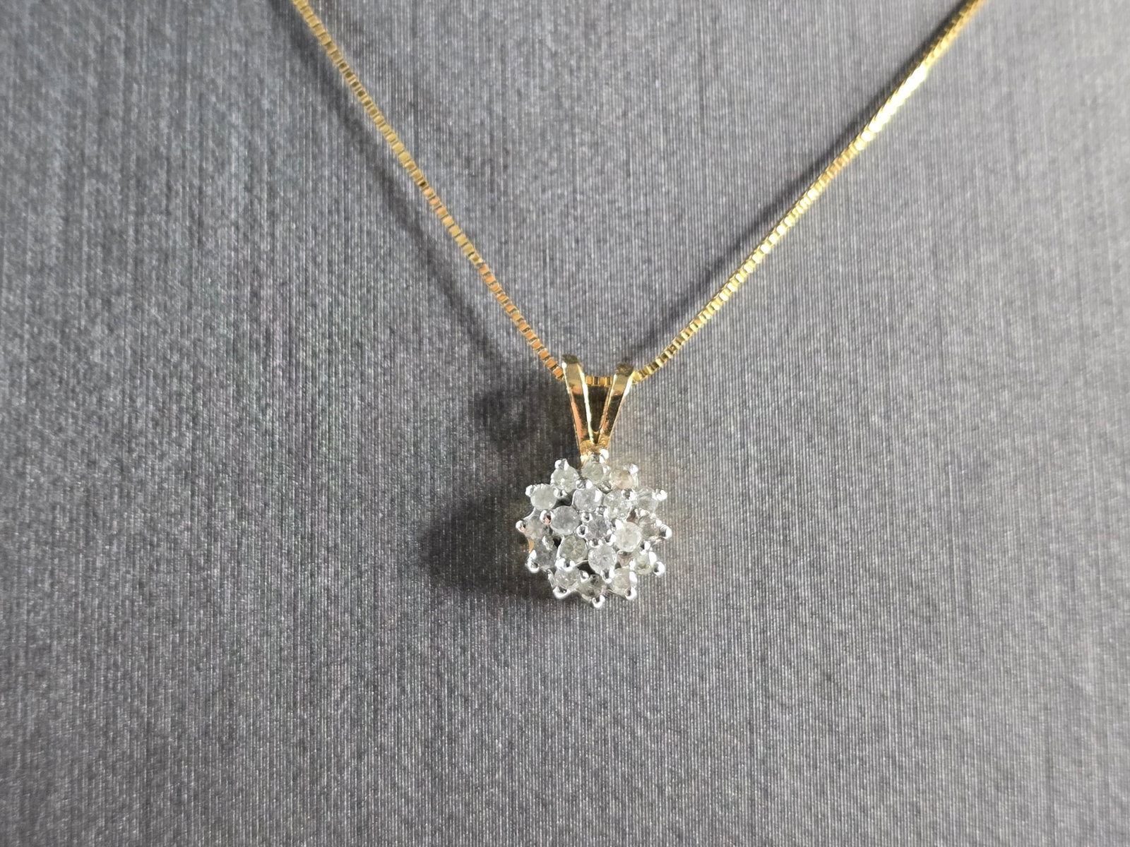 Womens Vintage Estate 14K Gold Diamond Cluster Pendant Necklace (1 of 5)