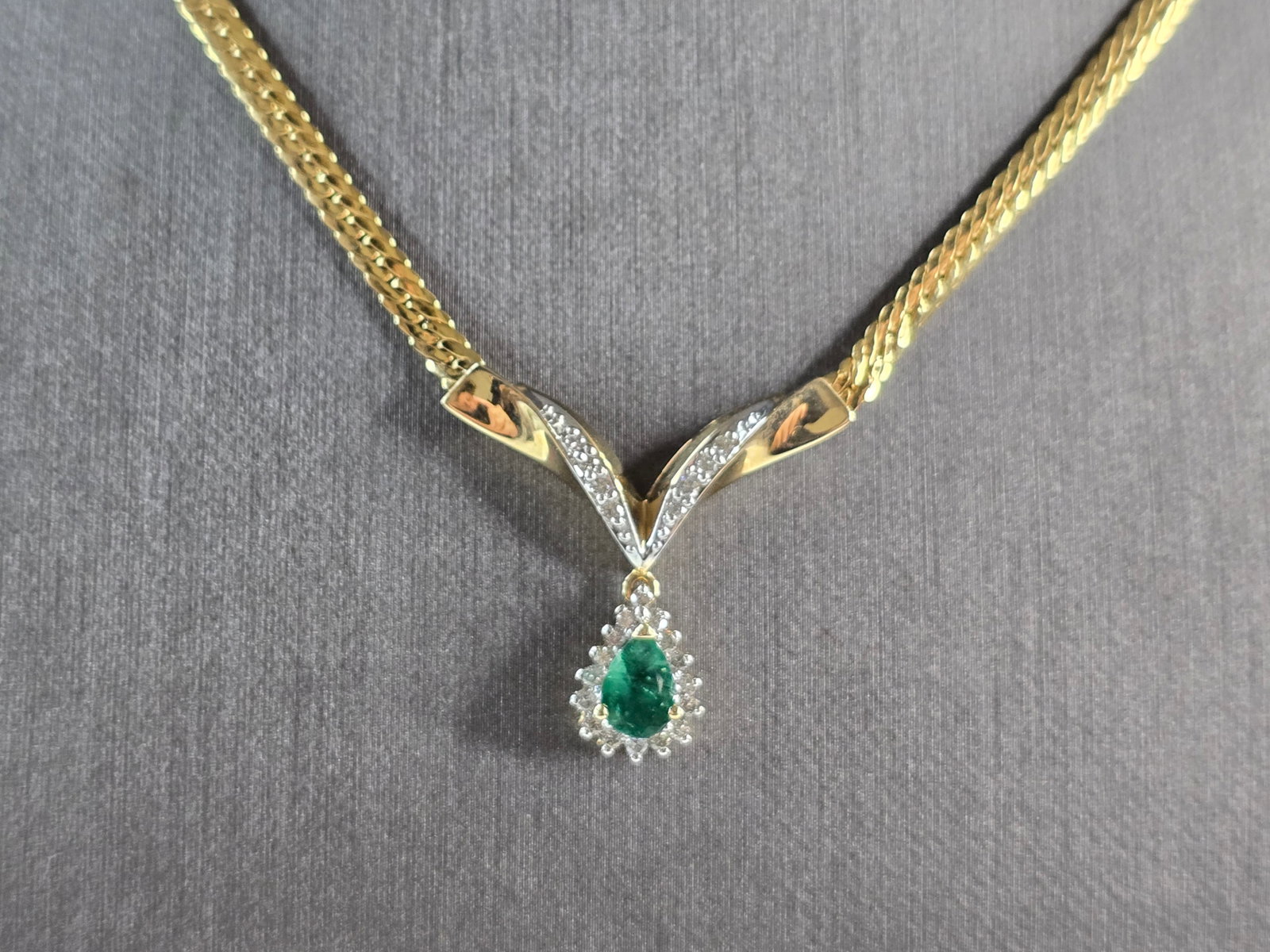Womens Vintage Estate 14K Gold Necklace w/ Diamond Emerald Pendant (1 of 5)