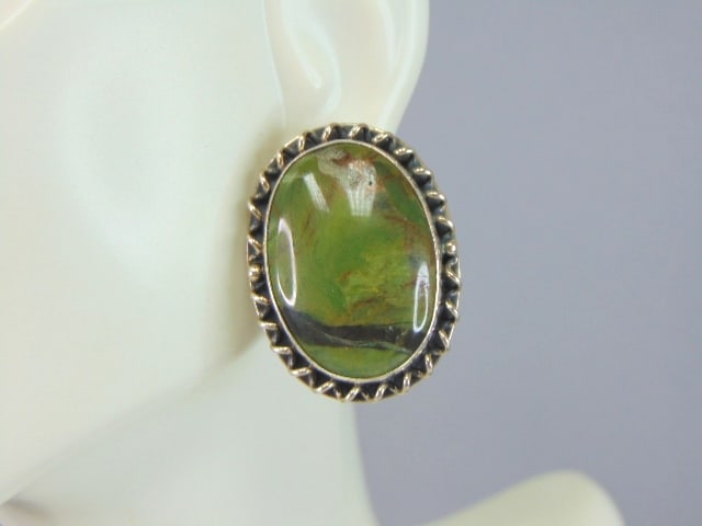Womens Vintage Sterling Silver DTR Jasper Earrings: A PAIR OF WOMENS VINTAGE ESTATE STERLING SILVER DTR JASPER EARRINGS. NOT SURE IF STONES ARE NATURAL OR MAN MADE. THE EARRINGS WEIGH 16.5g AND MEASURE 1 1/8" LONG BY 7/8" WIDE. ANY QUESTIONS PLEASE DO 