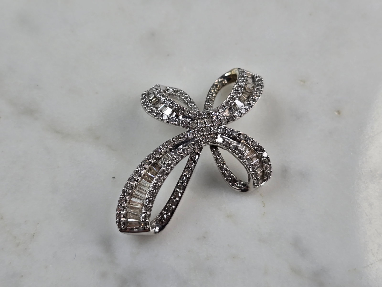 Womens Vintage Estate 14k White Gold Diamond Cross Pendant (1 of 3)