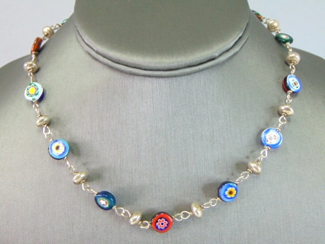 Womens Vintage Sterling Silver Modernist Necklace: A WOMENS VINTAGE ESTATE STERLING SILVER MODERNIST NECKLACE. NECKLACE WEIGHS 19.3g AND MEASURES 16 5/8" LONG BY 3/8" WIDE. MAKES A GREAT GIFT FOR THAT SOMEONE SPECIAL. ANY QUESTIONS, PLEASE ASK. BE SUR