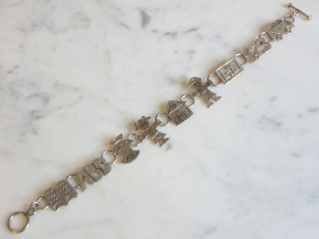 Womens Vintage Estate Sterling Silver School Bracelet: A LOVELY VINTAGE ESTATE STERLING SILVER SCHOOL BRACELET. BRACELET MEASURES 7 5/8" LONG BY 3/4" WIDE AND WEIGHS 13.8g. THIS WOULD MAKE A LOVELY GIFT FOR THAT SOMEONE SPECIAL. ANY QUESTIONS, PLEASE DON'