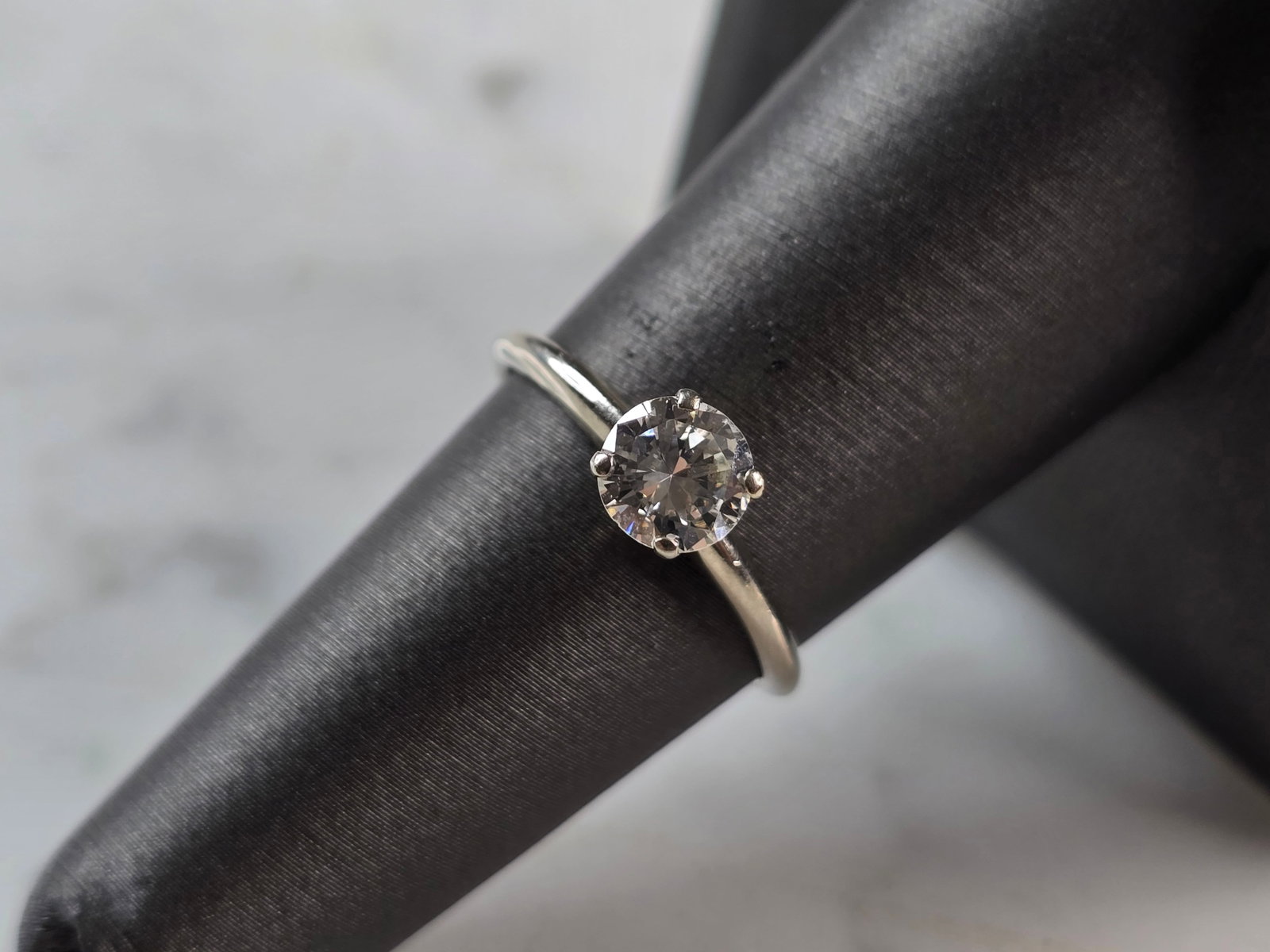 Womens Vintage Estate 14K White Gold Diamond Engagement Ring (1 of 6)
