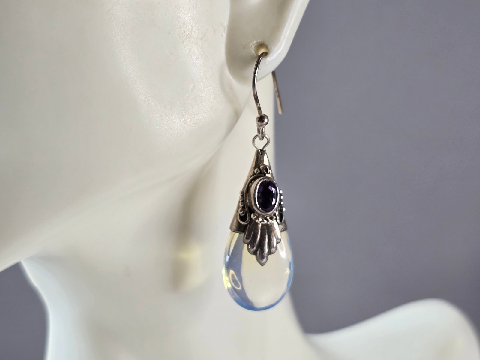 Womens Estate Sterling Silver Modernist Moonstone Glass Earrings: A PAIR OF WOMENS VINTAGE ESTATE STERLING SILVER MOONSTONE & AMETHYST GLASS DANGLE EARRINGS. THE EARRINGS WEIGH 8.3g AND MEASURE 1 3/4" BY 1/2". ANY QUESTIONS, PLEASE DO NOT HESITATE TO ASK. BE SURE TO