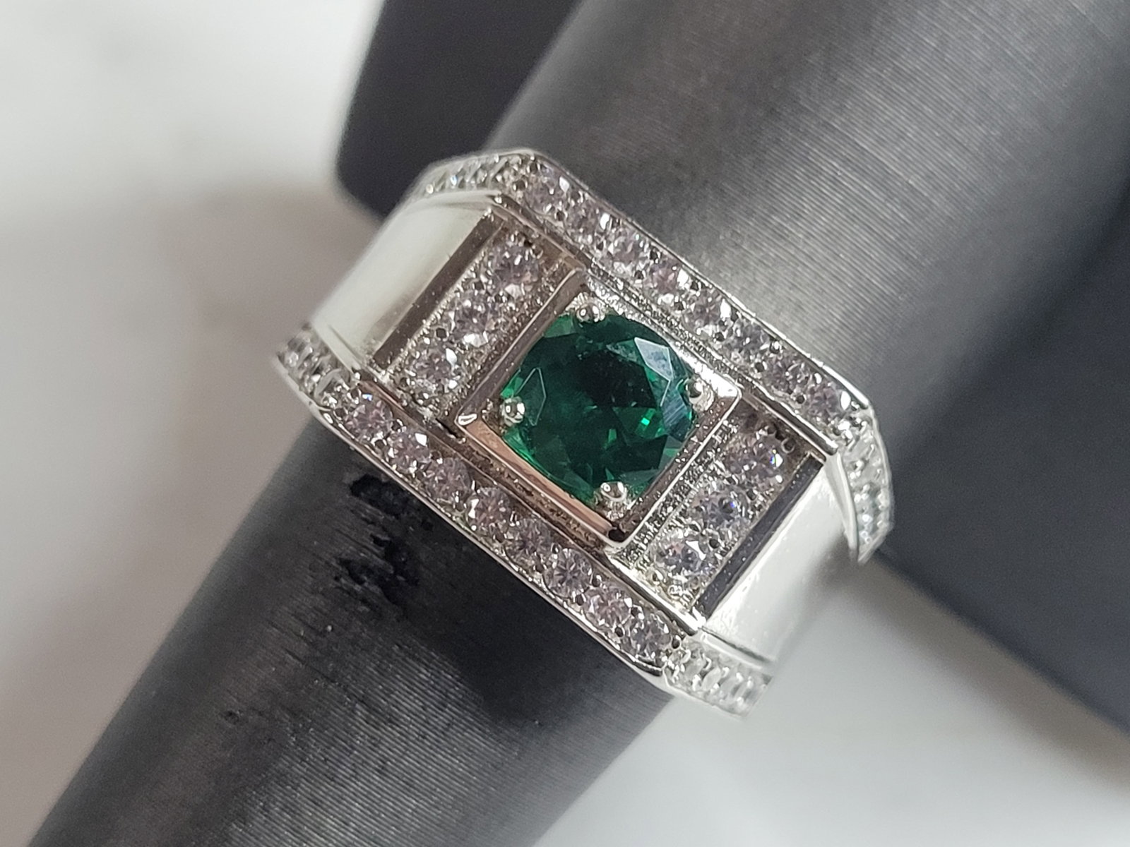 Mens Estate Sterling Silver Emerald Color Ring (1 of 5)