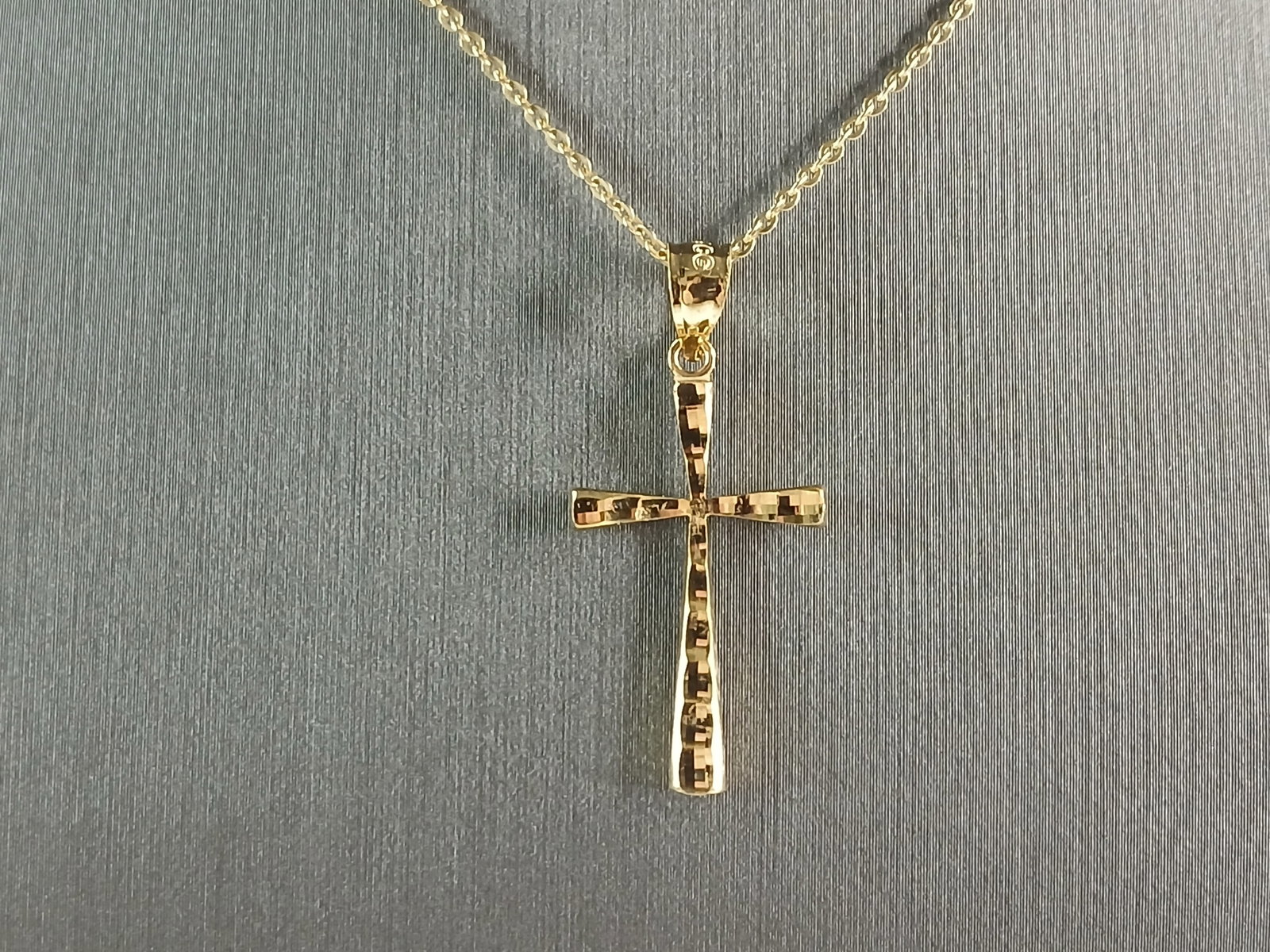 Womens Sterling Silver Gold Tone Religious Cross Necklace: A VERY NICE STERLING SILVER GOLD TONE RELIGIOUS CROSS NECKLACE THAT WEIGHS 2.8g. THE NECKLACE MEASURES 18" LONG AND THE PENDANT MEASURES 1 1/4" LONG BY 5/8" WIDE. ANY QUESTIONS PLEASE DONT HESITATE TO