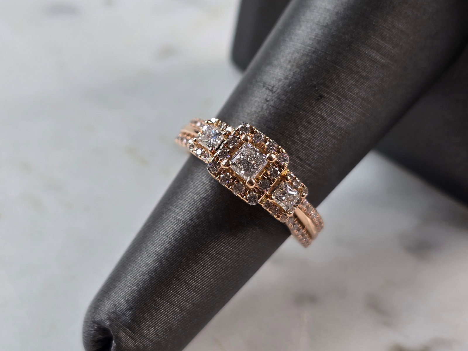 Exquisite Womens Vintage Estate 14K Rose Gold Vera Wang Diamond Ring (1 of 7)