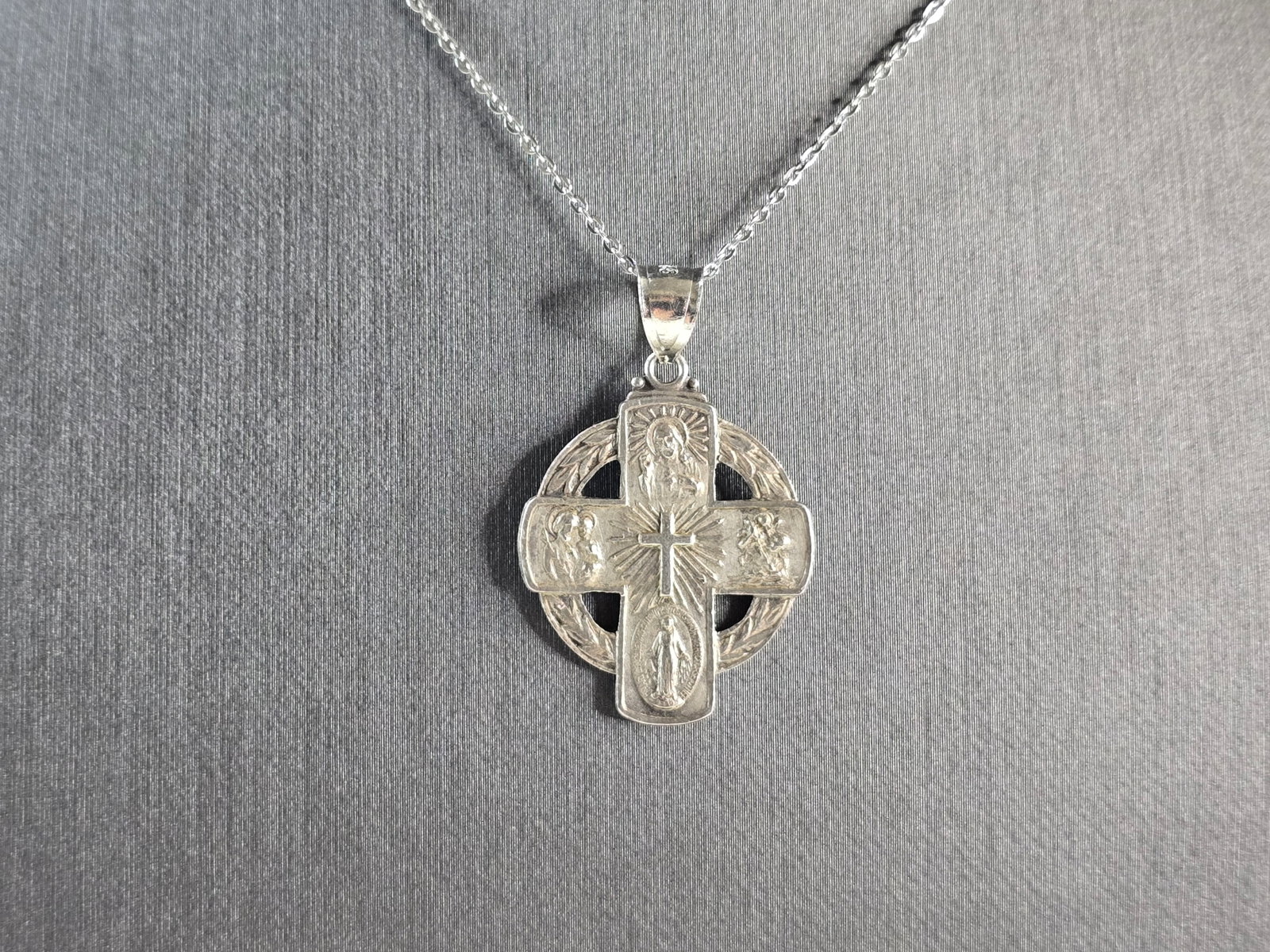 Vintage Estate Sterling Silver Religious 4 Way Cross Pendant Necklace: A VERY NICE WOMENS VINTAGE ESTATE STERLING SILVER RELIGIOUS 4 WAY CROSS PENDANT WITH NECKLACE THAT WEIGHS 6.6g. THE PENDANT MEASURES 1 3/8" LONG BY 7/8" WIDE. THE NECKLACE MEASURES 18" LONG. ANY QUEST